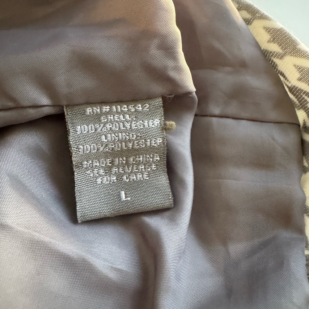 Women’s J2 gray and white checkered button up coat - Picture 8 of 8